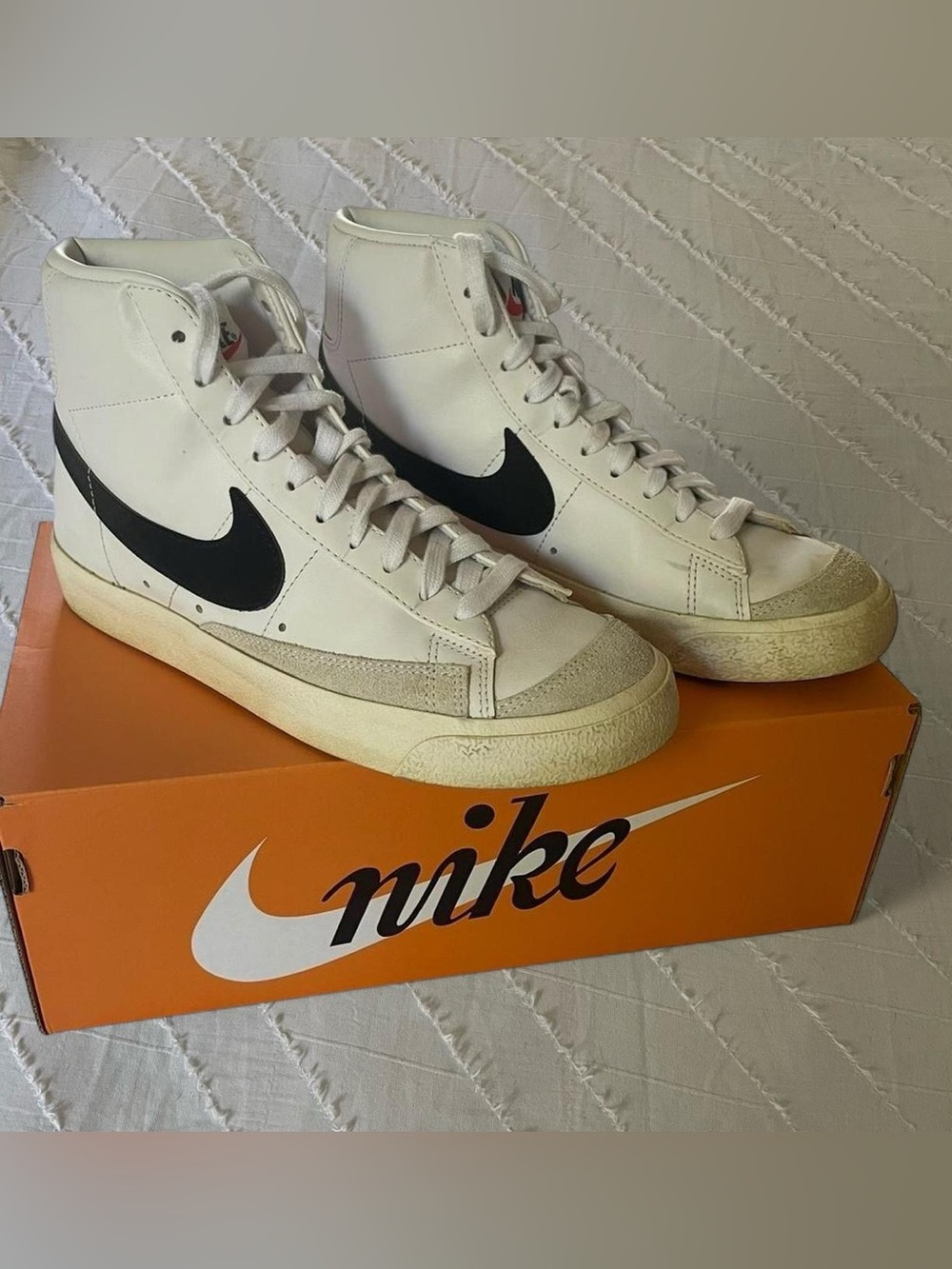 🔥 NIKE • Blazer Mid ‘77 Vintage White/Black Sail Women’s 8 / EU 39, comes w box